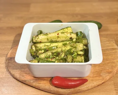 Szybkie ogórki w stylu azjatyckim